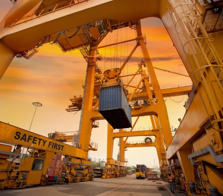 container operation in port series